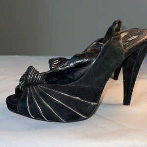 Black suede w/ gold detail Two Lips size 9 pinup shoes